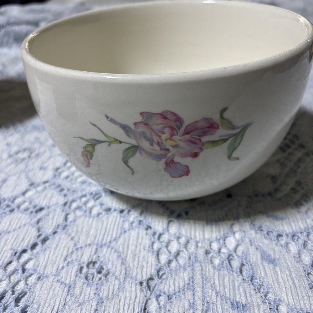 Vintage Universal Potteries Cambridge Iris Pattern Mixing Bowl 6 1/2 Inch